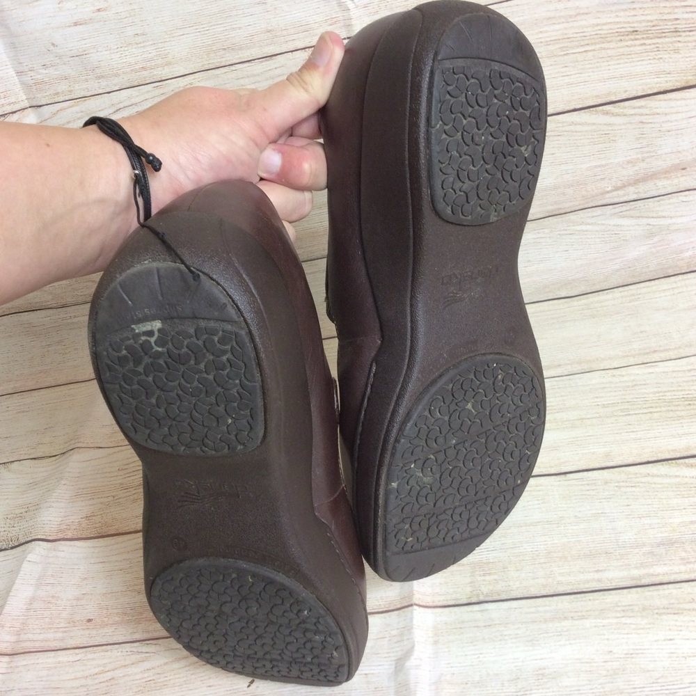 Dansko brown, leather embroidered Mary Jane. Size 40.  Size 10 - Picture 5 of 11